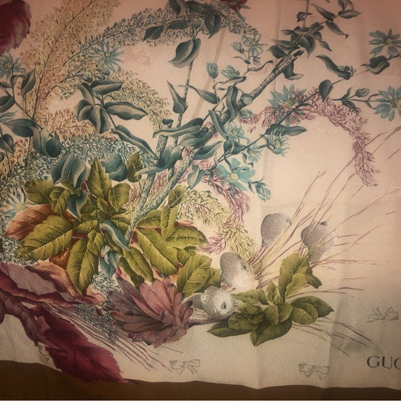 Gucci 100% Silk Scarf with Floral Print & Border - Picture 3 of 6